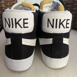Men’s Nike Blazer SB Mid Sneakers